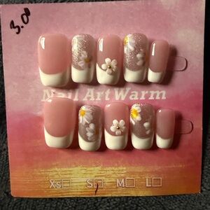 Pink French Tip Press-On Nails with Daisy Accent
